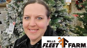 FLEET FARM CHRISTMAS DECOR AND TREES 2019