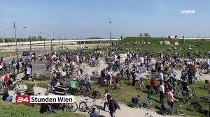 Auch der markt der messenger ist stark in bewegung, also schau am. W24 Das Stadtfernsehen Demonstration Auf Dem Fahrrad Facebook