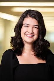 Julia Pew's Instagram, Twitter & Facebook