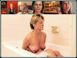 Naked Beverly D'Angelo in Women in Film < ANCENSORED