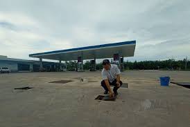 Sekiranya anda mengisi tangki minyak pada waktu malam atau ketika dalam keadaan sejuk, anda dapat menjimatkan wang untuk minyak. Petrol Bercampur Air Pengusaha Stesen Minyak Mohon Maaf