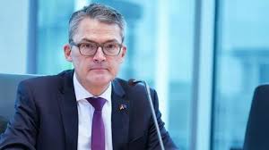 21 hours ago · многие страны проводят срочную эвакуацию своих граждан из кабула, о взятии контроля над которым сообщило на днях движение «талибан». Hpmutgltzk1vfm