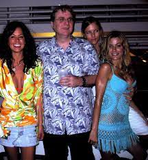 As prince albert of monaco, real estate tycoon donald trump, actor alec baldwin, img founder mark mccormack, billionaire paul allen and shaquille o'neal. 17bn Microsoft Genius Dies At 65 Without Having Realised His Dream Of Having A Wife And Children
