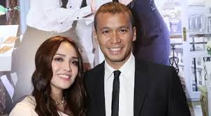 Shandy aulia mulai terjun ke dunia seni peran dengan mengikuti casting film eiffel i'm in love. Shandy Aulia Samuel Rizal Soal Jumlah Penonton Eiffel I M In Love 2 News Entertainment Fimela Com