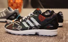 Creators who love to change the game. Street Fashion Sthn Plateia Ag Eirhnhs Lifo