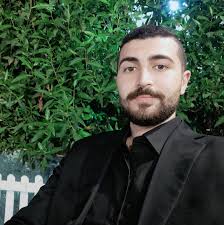 مشكلة النوم‼️ غالبا بتقابل كتير من المتزوجين الجُدد، بيبقى مش عارف ينام  ازاي، لإنه كان بيحضن المخدة على وضعية واحدة.. وشتان بينهما ▫لا يمكن أبدًا  مقارنة الزوجين اللذان يكثران الأحضان وأحضان النوم