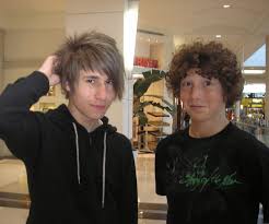 Some of these guidelines entail that you grow out the front of your hair so your bangs cover your. Wavy Emo Hair Men Novocom Top
