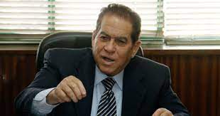 فقدت مصر اليوم رجل دولة من طراز فريد، هو الدكتور كمال الجنزوري رئيس وزراء مصر الأسبق. Ù†Ø¬Ù„ Ø´Ù‚ÙŠÙ‚ ÙƒÙ…Ø§Ù„ Ø§Ù„Ø¬Ù†Ø²ÙˆØ±Ù‰ ÙŠÙƒØ´Ù Ø£Ø³Ø±Ø§Ø± ÙˆØ­ÙƒØ§ÙŠØ§Øª Ø¹Ù† Ø§Ù„Ø±Ø§Ø­Ù„ Ù…Ø¹ Ø¹Ø§Ø¦Ù„ØªÙ‡ ÙˆØ£Ù‡Ù„ Ù‚Ø±ÙŠØªÙ‡ Ø§Ù„ÙŠÙˆÙ… Ø§Ù„Ø³Ø§Ø¨Ø¹
