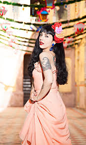 In 2003, laferte, then known as monserrat bustamante, released her first studio album, la chica de rojo. Princess Nokia Ife And Mon Laferte Bring Latin American Music Conference To Summerstage The New York Times