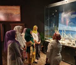 Semoga kartini2 masa kini dan juga kartini2 mini kita bisa selalu menunjukan kekuatan, kecantikan dan. Cantik Bsr Kebaya Dan Ber Kemban Kain Jarek Di Hari Kartini Kata Ucapan Mutiara Bijak Hari Kartini Gadis Kecil Yang Tumbuh Di Kalangan Keluarga Bangsawan Jawa Ini Memiliki Minat Yang Besar