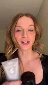 Winter weather got your skin feeling dry and irritated? The Recovery Balm  and HydraCalm Mask are the perfect combo to combat that dry air! 🙌 The  Recovery Balm heals and strengthens your skin barrier, ...