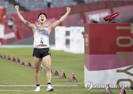 근대 5종은 한 선수가 하루에 펜싱, 수영, 승마, 레이저 런(육상+사격) 등 5개 종목을 모두 하는 종목이다. J5smmvxkmlnvhm