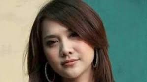 Saat kau ingat aku kuingat kau saat kau rindu aku juga rasa kutahu kau selalu ingin denganku kulakukan yang terbaik yang bisa kulakukan tuhan yang tahu kucinta kau jika kau tak percaya padaku sakitnya aku jika kau lebih dengar mereka. Download Lagu Bunga Citra Lestari Karena Ku Cinta Kau Once Guguenglish