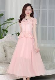 Namun, dengan banyak pilihan model dress brokat masih sering membuat wanita bingung memilih baju seperti apa yang pas untuk dikenakan. Model Baju Gaun Brokat Pesta Gaya Hunting