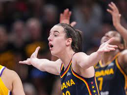 Officiating Caitlin Clark? Outside refs weigh in. 'We're pros. Not perfect'