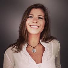 Barbara Santos's Instagram, Twitter & Facebook