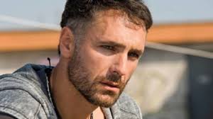 Pagina seguita da raoul e staff autorizzato agenzia twelve entertainment info@twelveent.it. Raoul Bova Tutto Il Suo Dolore Al Funerale Di Mamma Rosa C Era Anche La Ex Moglie Chiara Giordano