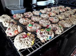 Cool whip, cream cheese, bananas, milk, vanilla, milk, cookies and 1 more. Monster Cookies Recipes