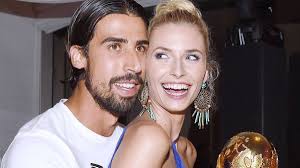 Tsohon dan kwallon kafar jamus, sami khedira ya sanar zai yi ritaya a wasan karshe da hertha berling za ta buga ranar asabar. Sportmob Top Facts About Lena Gercke Sami Khedira S Stunning Ex Girlfriend