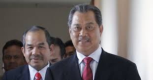 Kami mendesak muhyiddin yassin untuk meletakkan jawatan dengan cara terhormat dan benarkan proses demokrasi berjalan semula. Muhyiddin Yasin Resmi Jadi Pm Malaysia Gantikan Mahathir Mohammad