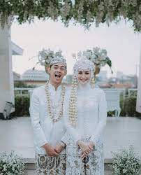Pin Oleh Dwi Wati Di Wedding Gaun Pengantin Impian Foto Perkawinan Pose Prewedding