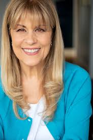 Suzanne Johnson's Instagram, Twitter & Facebook