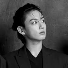 —#1 en la lista de idols más mencionadas del año de tumblr, por tercer año consecutivo. Stuff Jungkook