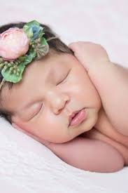 250+ Girl Middle Names For Avery (Pretty & Unique)