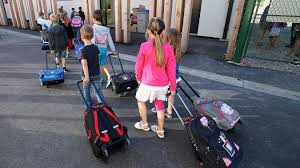 Toutes les dates clefs du calendrier scolaire sont mises à votre disposition et y sont répertoriées simplement. Voici Le Calendrier Scolaire 2018 2019