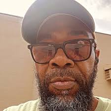 Desi Banks roasts heckler during Milwaukee show😭😭