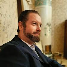 Just bought a 2025 l&c 01.. nice 🪇🥰 , ”but” driver settings are not being  saved and It prompts for login every time car starts.. 😵‍💫 🐢🐢 -Anyone  know how to resolve issue? 😄