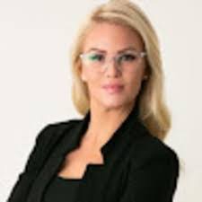 Elizabeth Threadgill's Instagram, Twitter & Facebook