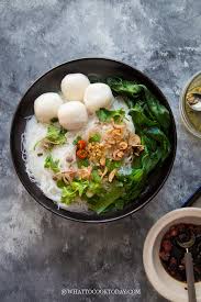 Hello.hello guys,today i would like to share a extremely simple soup that everyone can't imagine. Easy Fish Ball Bee Hoon Noodle Soup