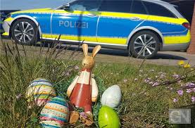 Frohe ostern, viel spaß mit anderen netten menschen im hochrisikogebiet! Kontaktverbote Polizei Muss Auch An Feiertagen Eingreifen