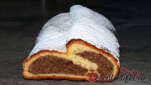 Quark Nussstollen Rezept Fur Einen Stollen Mit Einer Nussfullung Rezept Stollen Rezept Lecker Rezepte