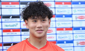 Tiền đạo Việt kiều Bùi Alex nói gì khi khoác áo U22 Việt Nam?