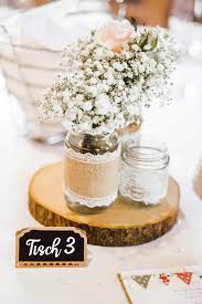 Der große tag steht kurz bevor und genau wie ihr soll eure hochzeitstafel etwas ganz besonderes sein! Hochzeitsdeko Aus Holz I Die Schonste Holzdeko Zur Hochzeit Im Uberblick