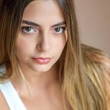 Paula Lenz's Instagram, Twitter & Facebook