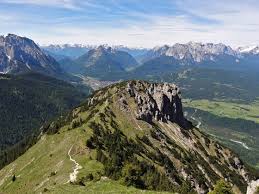 На трех склонах хаусберг, кройцек и альпшиц обустроены 40 километров трасс. Garmisch Partenkirchen Tourentipps Fur Das Werdenfelser Land