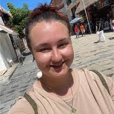 Tracy Gordillo's Instagram, Twitter & Facebook