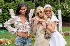 Hosk, doğumu hayatımın en acılı, en korkulu ve en karanlık anlarıyla diyerek tarif etti. 3 Supermodels Reveal Their Best Summer Makeup And Hair Tips Allure