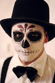 Japanese man with sugar skull makeup, dia de los muertos. Day Of The Dead Makeup For Men Schminken Halloween Halloween Make Up Manner Halloween Make Up Ideen