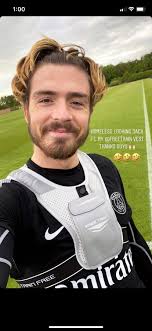Jack grealish teammate touch his hair and he looks angry. Welcome Jack Grealish Psg