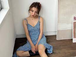 谷間 人妻