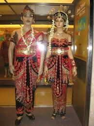Pakaian Adat Mantenan Dan Pesaan Pakaian Model Pakaian Asia Pakaian Tari