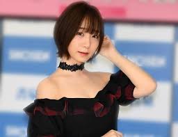 伊織もえ：女騎士へ華麗に転生！？ 激アツな「パラレルパラダイス」コスプレ披露 | MANTANWEB（まんたんウェブ）