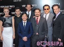 Trova il tuo prossimo film preferito in due. Le Foto Del Cast Di Una Notte Da Leoni 3 Sul Red Carpet A Parigi Foto E Gossip