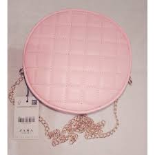 Tas selempang ini bisa digunakan untuk segala aktifitas, sepertu kuliah, kerja hingga ke gym atau berolahraga. Tas Selempang Wanita Bulat Terbaru Shopee Indonesia