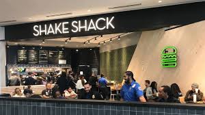 The parkside burger stand quickly became popular and now the company owns many locations across the u.s. Usa Shake Shack Knackt 200er Marke