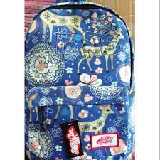Pagi itu aku libur sekolah, biasa katanya ada rapat guru, mama sudah berangkat ke kantornya. Beg Sekolah Tahan Lasak Berkualiti Shopee Malaysia